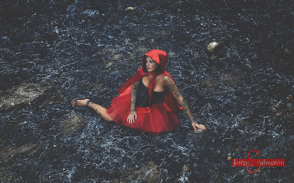 Mujer en bosque
