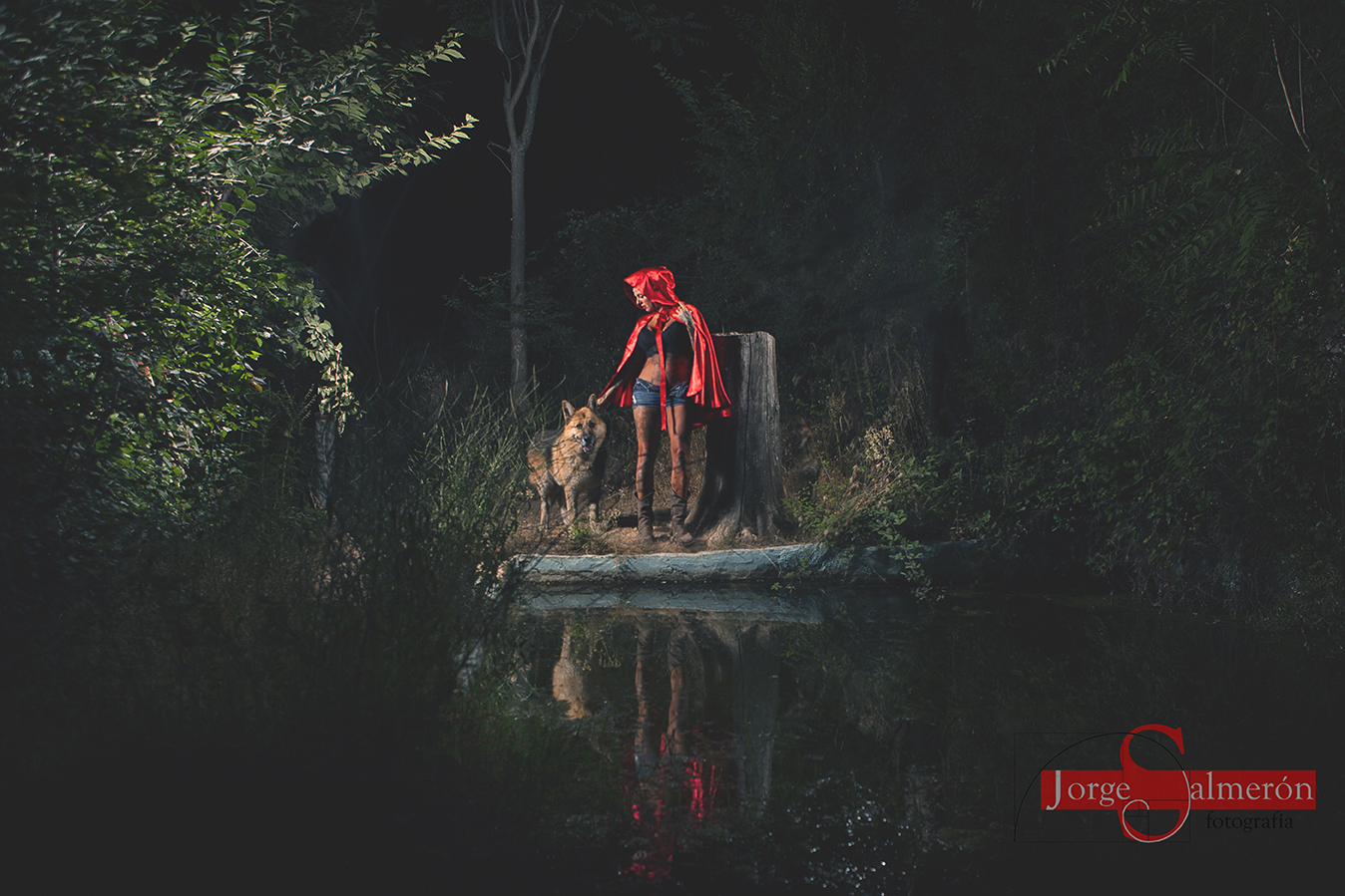 Fotografía reflejo en el agua