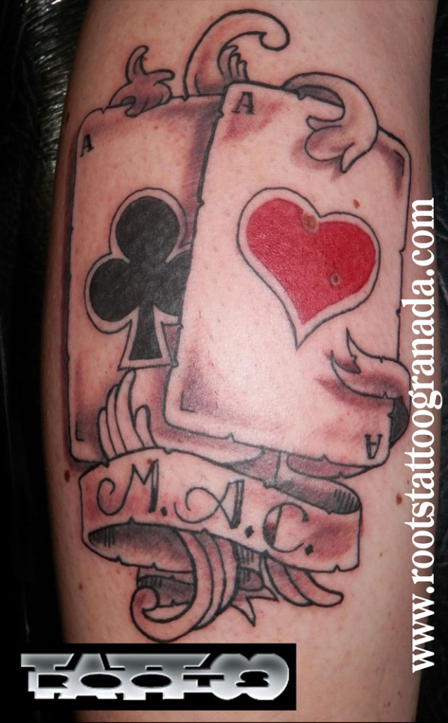 tatuaje cartas as de trébol y de corazones