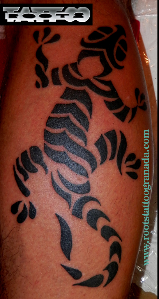 TATUAJE LAGARTIJA TRIBAL