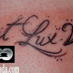 tatuaje letras latín