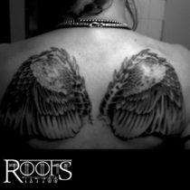 Tatuaje de alas de plumas