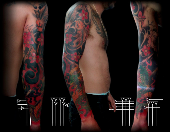Tatuaje brazo completo a color