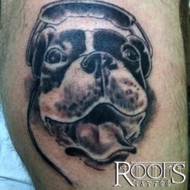 Tatuaje de perro gracioso