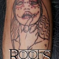 Tatuaje en la espinilla