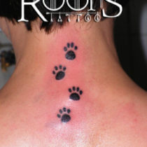 Huellas pequeñas tatuajes