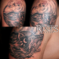 Tatuaje lobo blanco y lobo negro estilo cómic