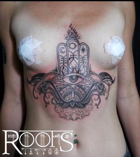 tatuajes para el estómago y esternón mujer