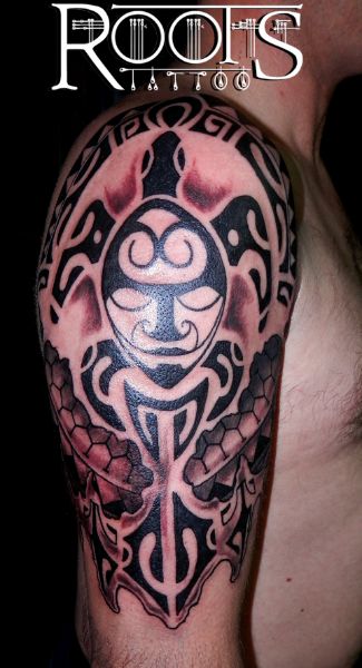 Ideas para tatuaje maorí en el hombro