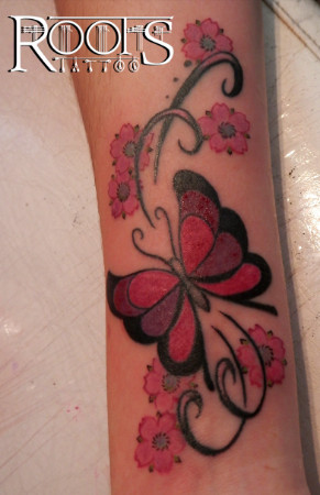 Tattoos pequeños de mariposas a color