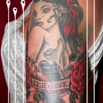 Tatuaje tradicional americano chica
