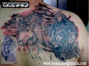 Samurai a caballo con templo estilo propio