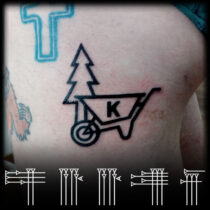 Tatuaje bajo la nalga