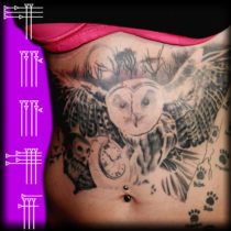 Tatuaje owl con polluelo y huevo con reloj