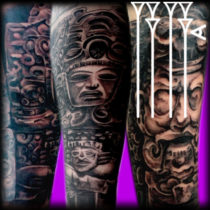 Tatuaje realista esculturas mayas