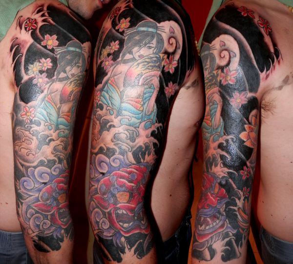 Tattoo Geisha y perro fu shishi