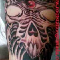 Tatuaje en sombras interior brazo chico