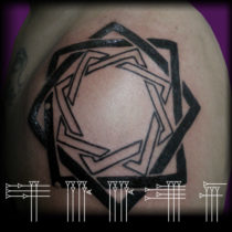 Tatuaje geométrico circunscrito