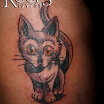 Precioso gatito tatuado Serafín Rabé
