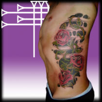 Flores en torso masculino