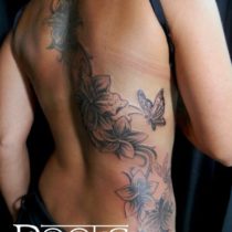 chica tatuada
