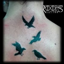 Tatuaje de cadena de pájaros