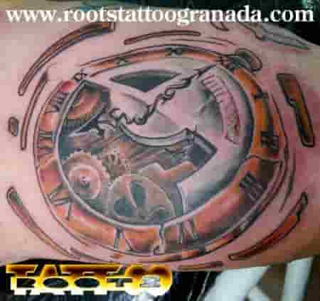 Tatuaje de reloj en el brazo deals